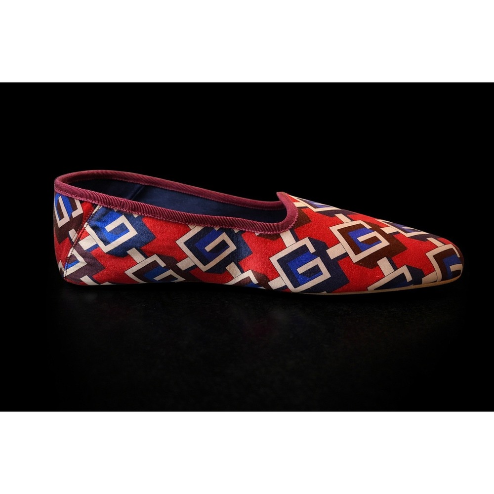 Gucci Voyage Satin Slippers Mens 14 Red Blue GG Geometric Print Italy New in Box - Picture 4 of 7